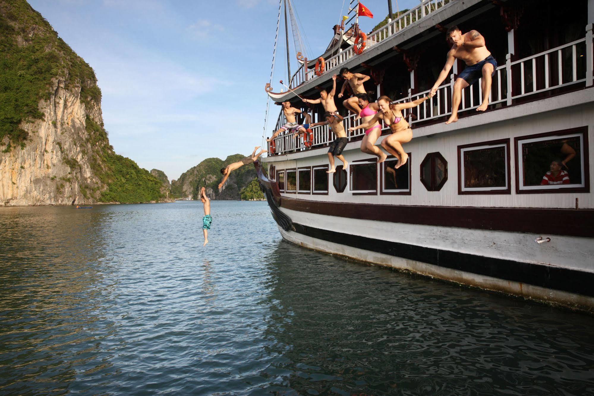 Hotel Royal Palace Cruise Hạ Long Exterior foto